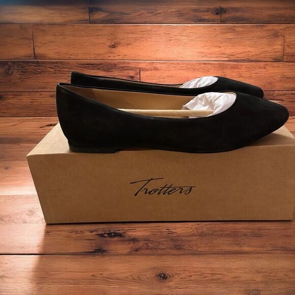 Trotters ESTEE Black Nubuck Point Toe Block Heel Slip On Flats, Women’s Size 8M - Picture 2 of 5